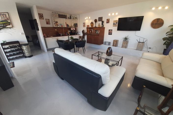 Image No.40-6 Bed Villa for sale