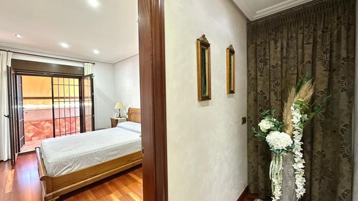 Image No.14-4 Bed House for sale
