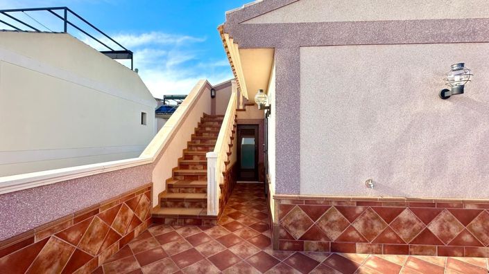 Image No.28-4 Bed House for sale