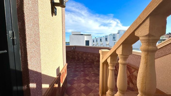 Image No.35-4 Bed House for sale