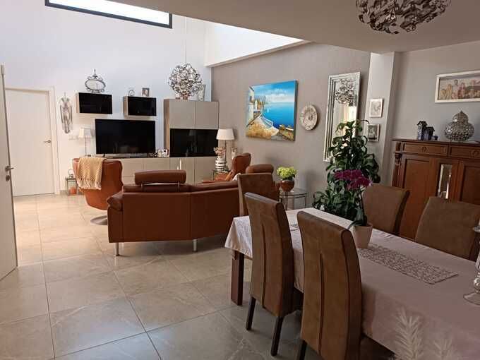 Image No.4-2 Bed Villa for sale