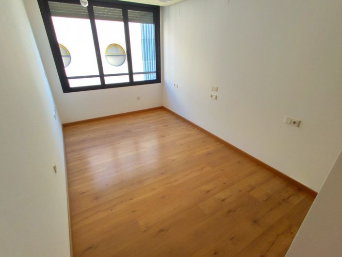 Image No.12-3 Bed Apartment for sale