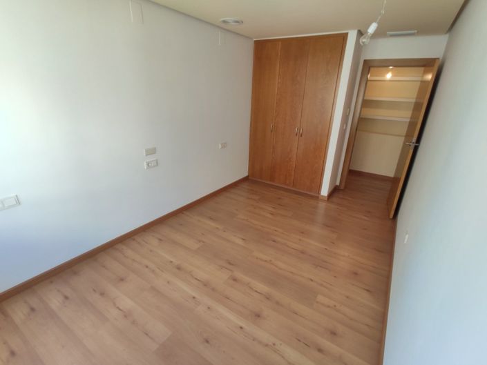 Image No.14-3 Bed Apartment for sale