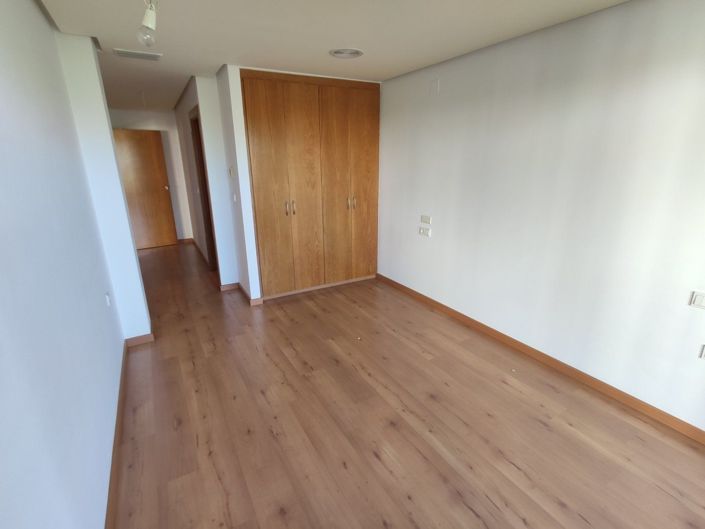 Image No.23-3 Bed Apartment for sale