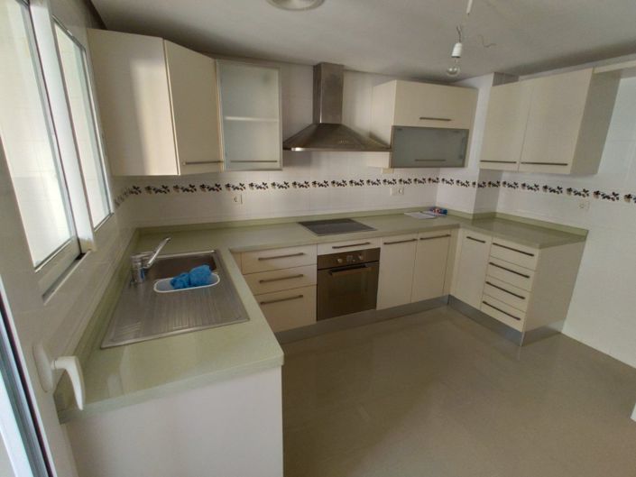 Image No.28-3 Bed Apartment for sale