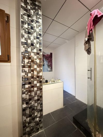 Image No.10-4 Bed House for sale