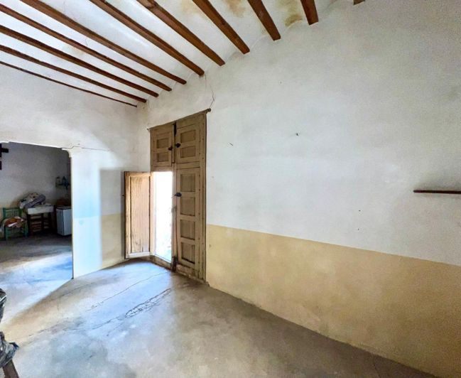 Image No.14-8 Bed House for sale