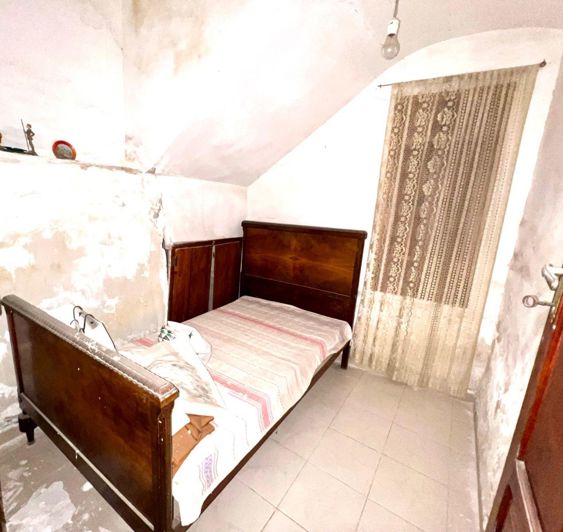 Image No.16-8 Bed House for sale