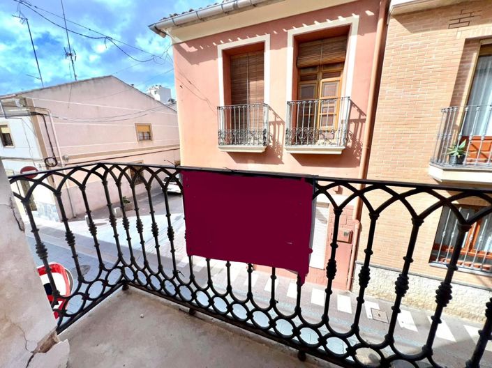 Image No.19-8 Bed House for sale