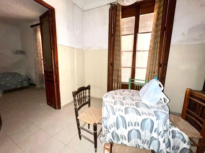 Image No.5-8 Bed House for sale