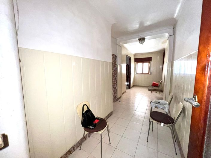 Image No.7-8 Bed House for sale