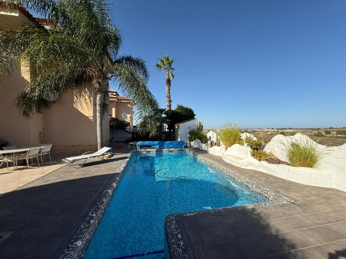 Image No.10-3 Bed Villa for sale