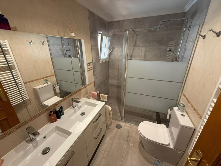 Image No.28-3 Bed Villa for sale
