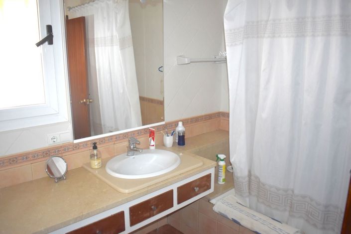 Image No.19-6 Bed Villa for sale