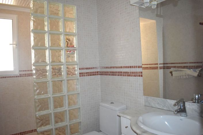 Image No.20-6 Bed Villa for sale