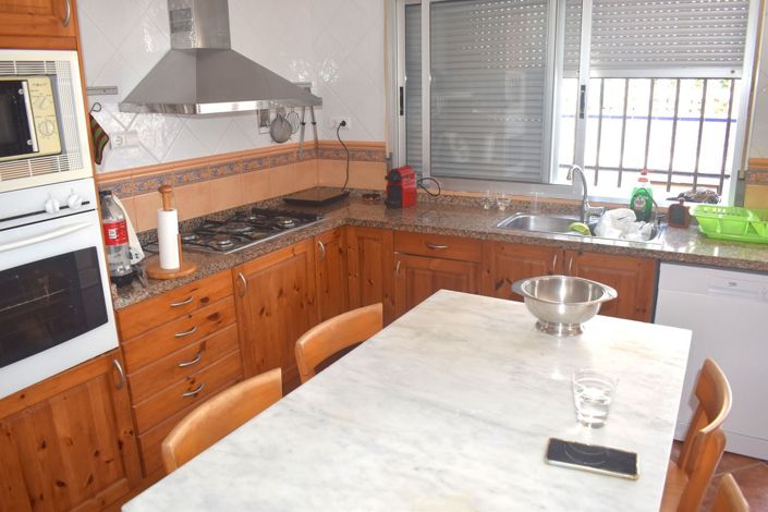 Image No.7-6 Bed Villa for sale