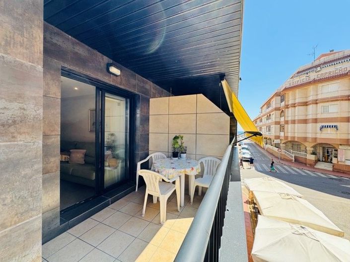 Image No.2-Appartement de 2 chambres à vendre à Torrevieja
