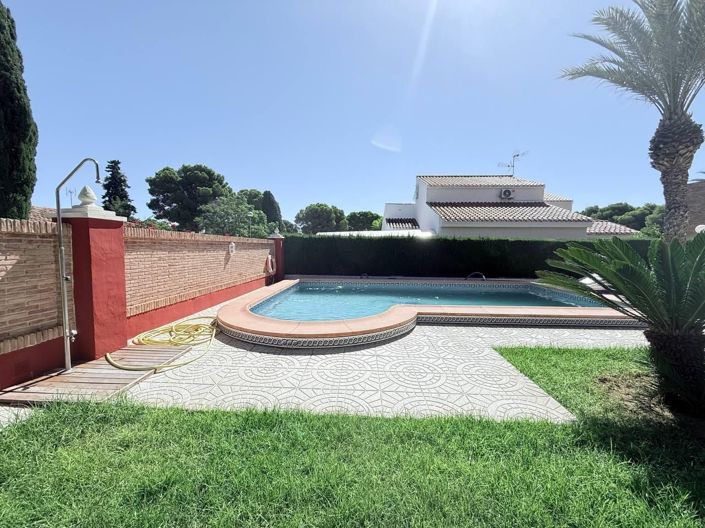 Image No.17-5 Bed Villa for sale
