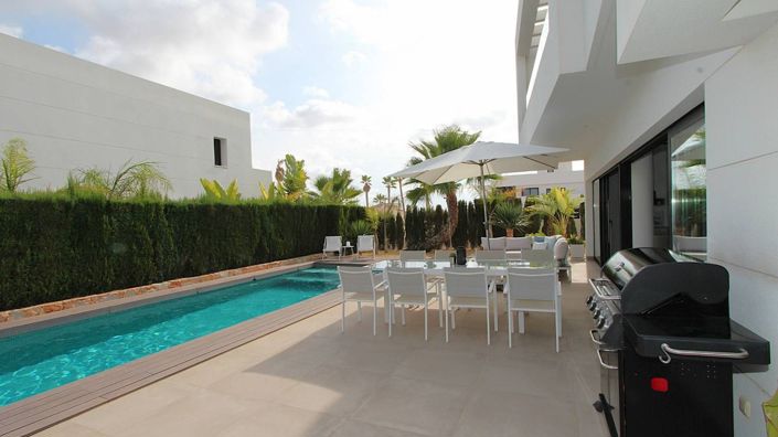 Image No.7-3 Bed Villa for sale