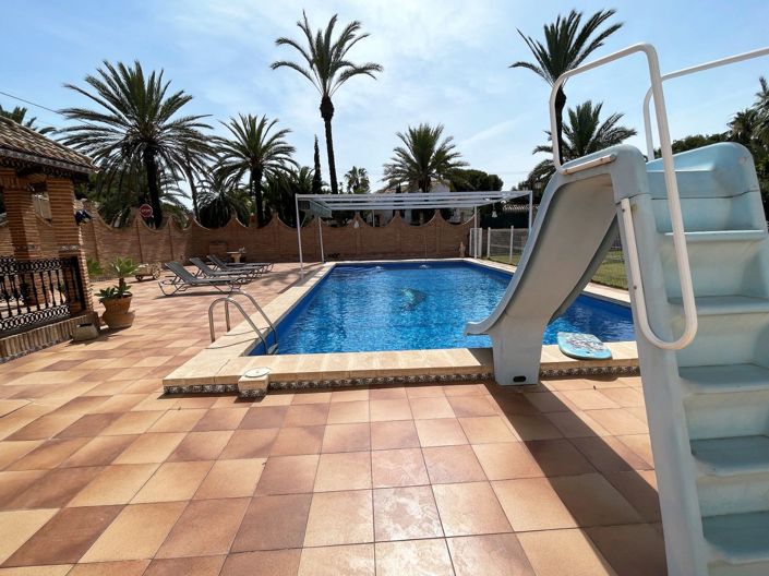 Image No.4-Villa de 8 chambres à vendre à Cabo Roig