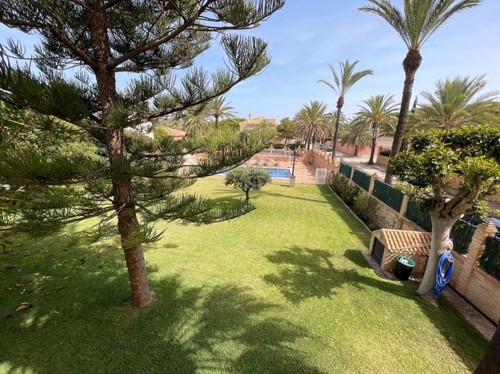 Image No.5-Villa de 8 chambres à vendre à Cabo Roig