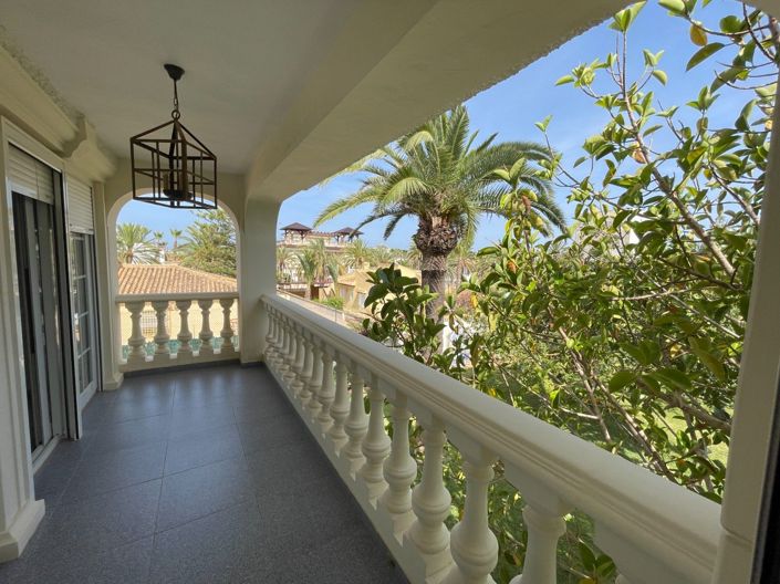 Image No.50-Villa de 8 chambres à vendre à Cabo Roig
