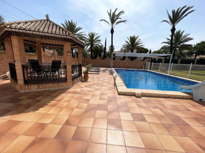Image No.6-Villa de 8 chambres à vendre à Cabo Roig