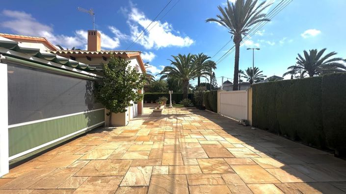 Image No.3-3 Bed Villa for sale