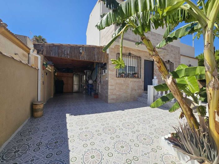 Image No.2-Villa de 3 chambres à vendre à Torrevieja