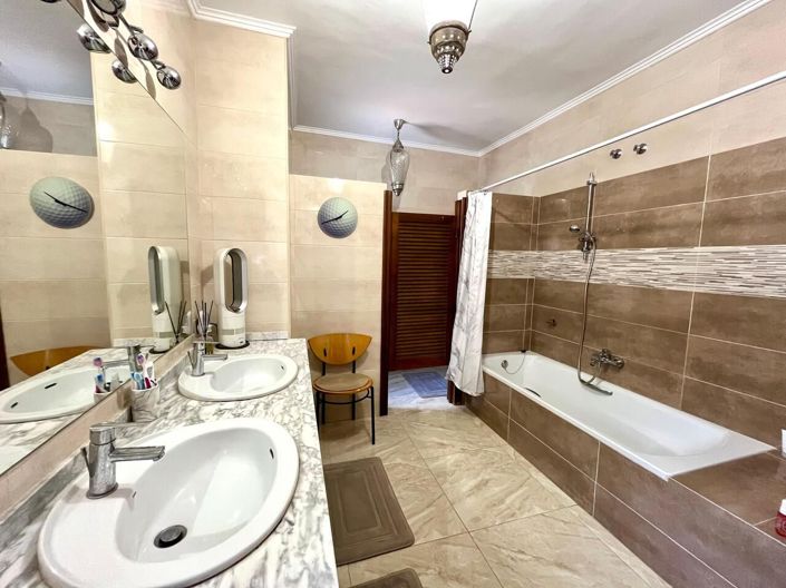 Image No.34-4 Bed Villa for sale