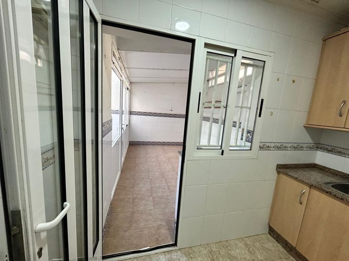 Image No.13-4 Bed House for sale