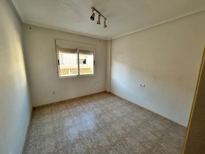 Image No.22-4 Bed House for sale