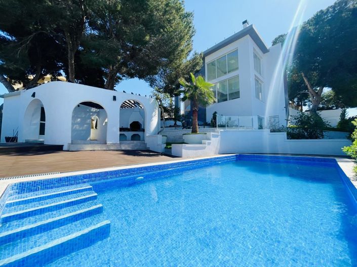 Image No.2-6 Bed Villa for sale