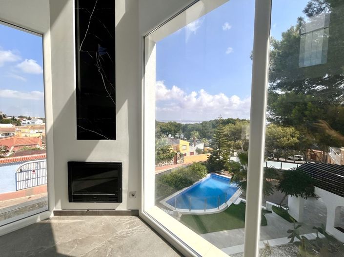 Image No.26-6 Bed Villa for sale