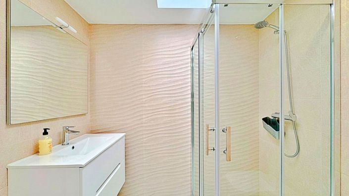 Image No.16-3 Bed House for sale