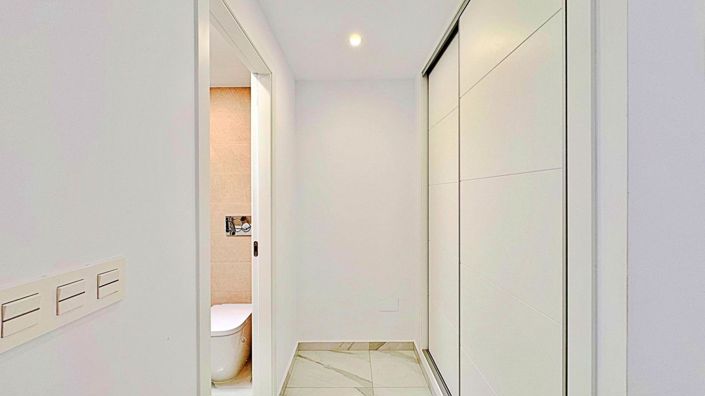 Image No.18-3 Bed House for sale