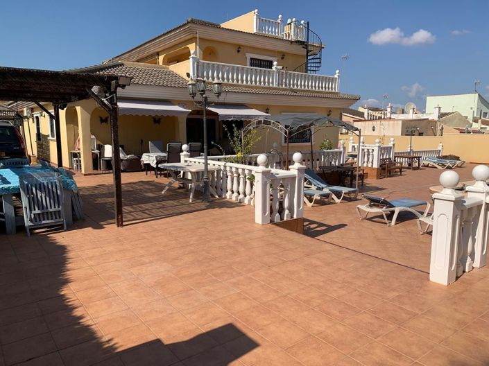 Image No.3-6 Bed Villa for sale