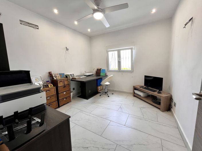 Image No.30-5 Bed Villa for sale