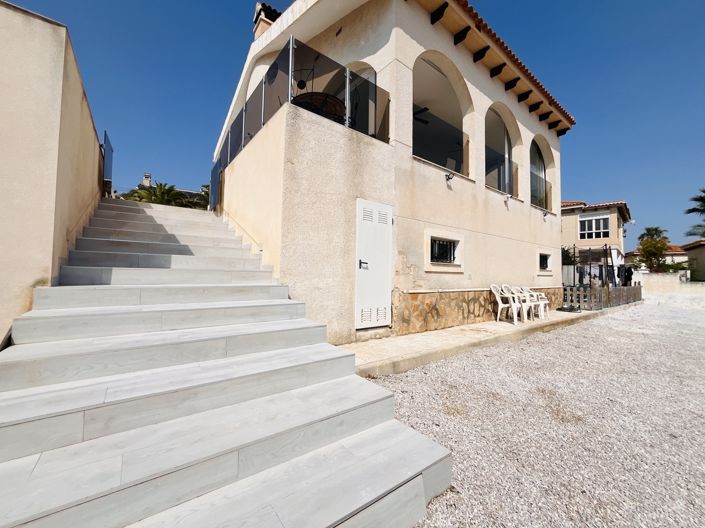 Image No.33-5 Bed Villa for sale