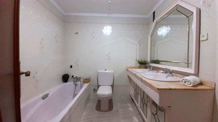 Image No.41-4 Bed Apartment for sale