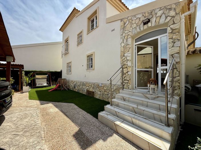 Image No.12-4 Bed Villa for sale