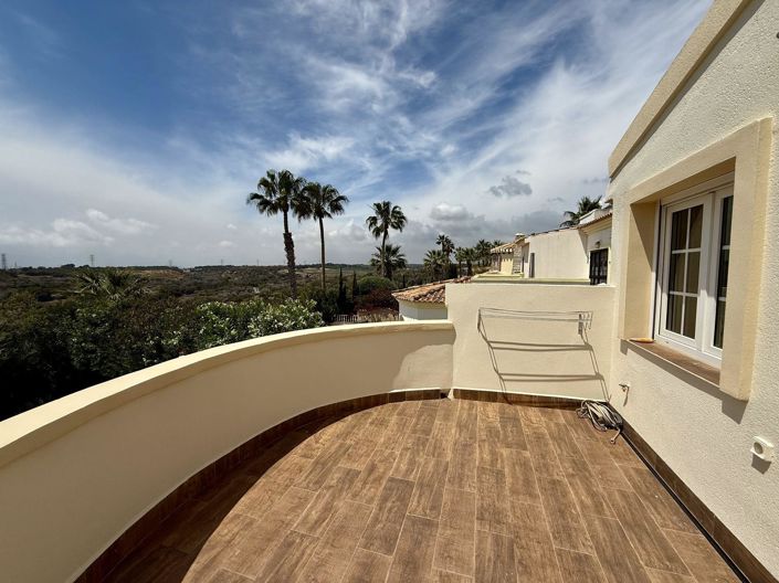 Image No.3-4 Bed Villa for sale
