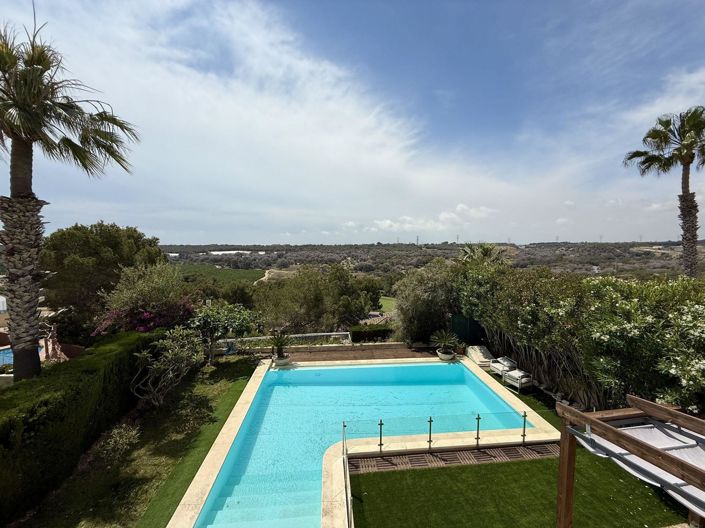 Image No.4-4 Bed Villa for sale