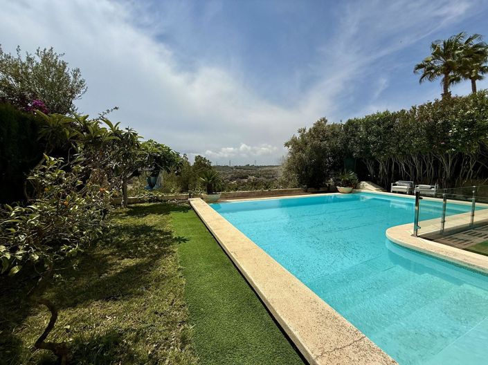 Image No.43-4 Bed Villa for sale