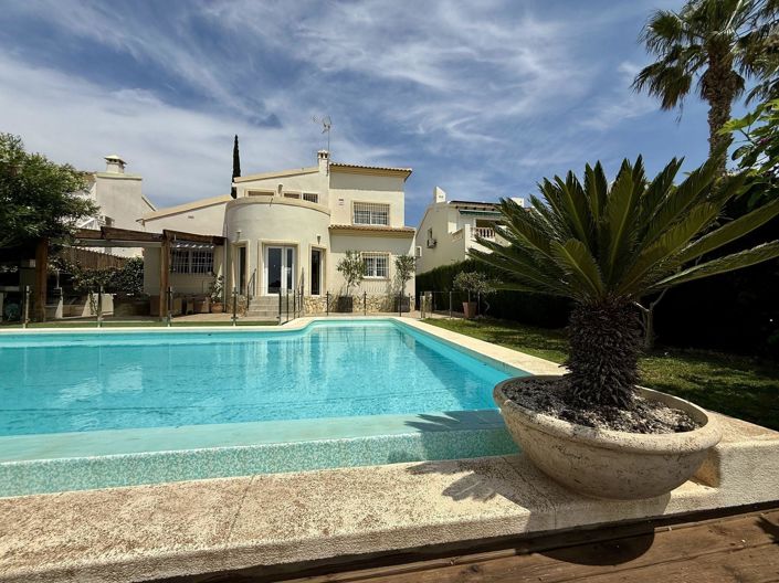 Image No.50-4 Bed Villa for sale