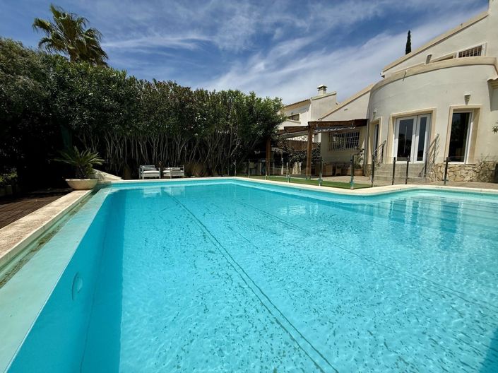 Image No.8-4 Bed Villa for sale