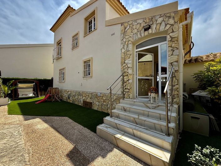 Image No.9-4 Bed Villa for sale