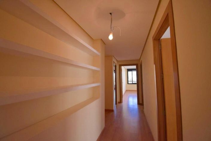 Image No.15-3 Bed Apartment for sale