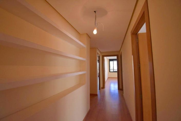 Image No.15-3 Bed Apartment for sale