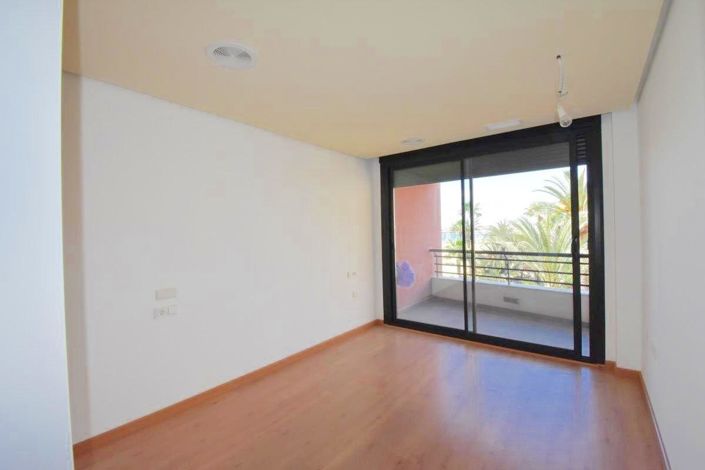 Image No.18-3 Bed Apartment for sale